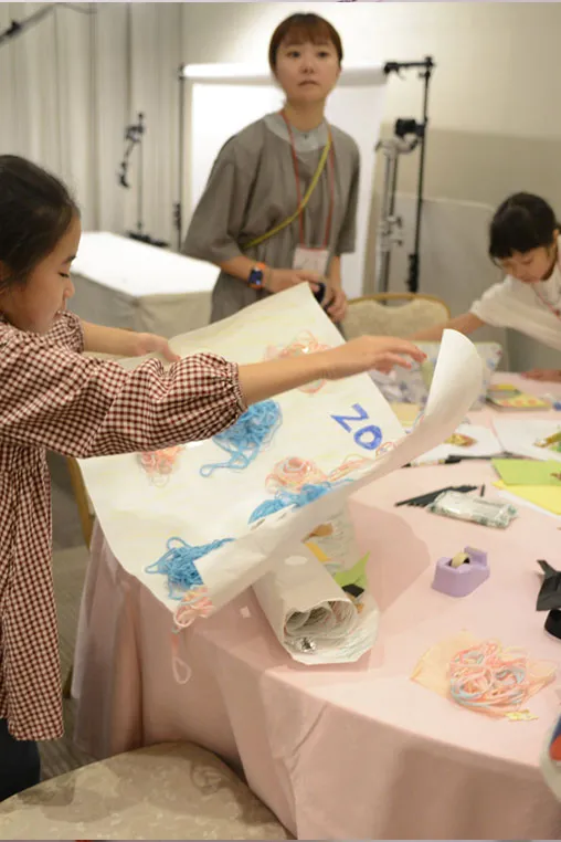 夏休みのワークショップ「はたらくパルコ広告制作室」レポート
